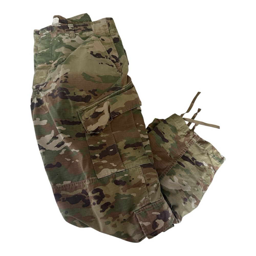 Camouflage Cargo Pants sz Medium Short